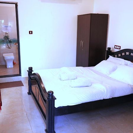 This Is It Beachfront - Rooms, Cafe & Events アランボル エクステリア 写真