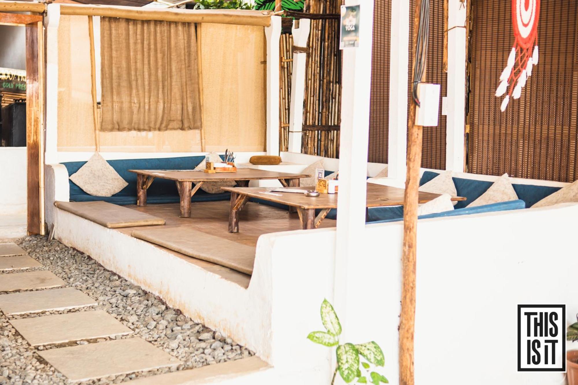 This Is It Beachfront - Rooms, Cafe & Events アランボル エクステリア 写真