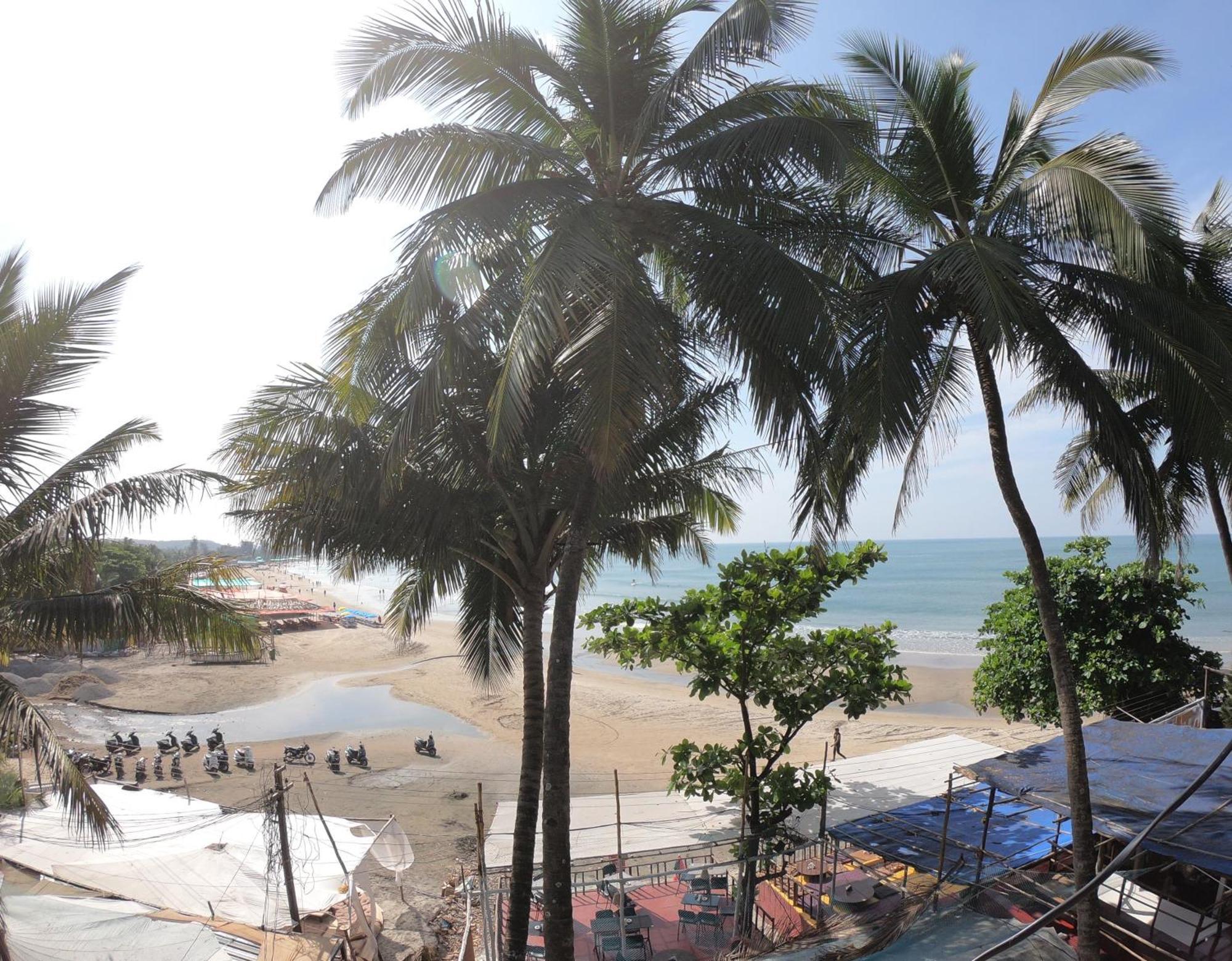 This Is It Beachfront - Rooms, Cafe & Events アランボル エクステリア 写真