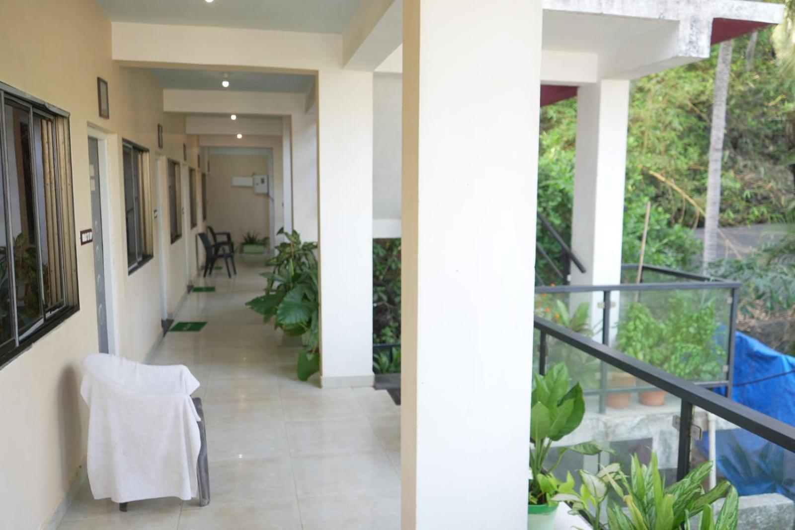 This Is It Beachfront - Rooms, Cafe & Events アランボル エクステリア 写真